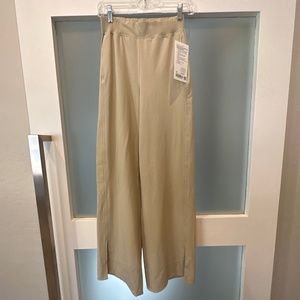 Lululemon Stretch Woven Wide-Leg High-Rise Pant